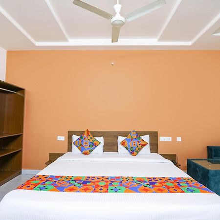 Fabhotel Golden Hitech - Nr Hitech City Hyderabad Exteriör bild